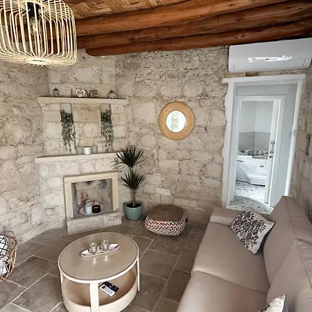 Little Stone House Apartament