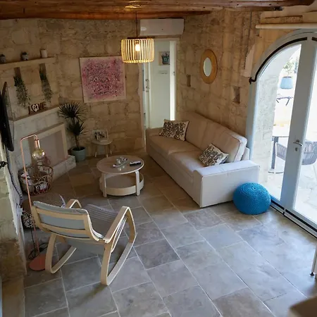 Апартаменты Little Stone House