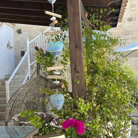 Little Stone House Apartament *