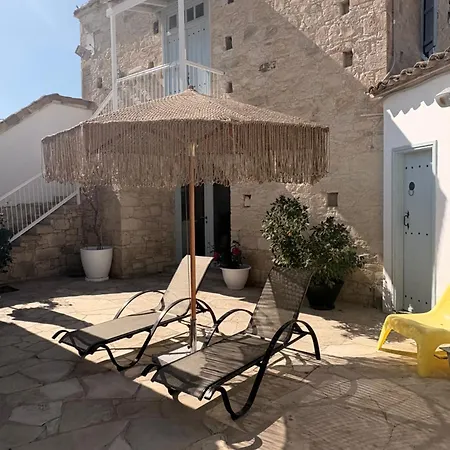 Little Stone House شقة Lympia
