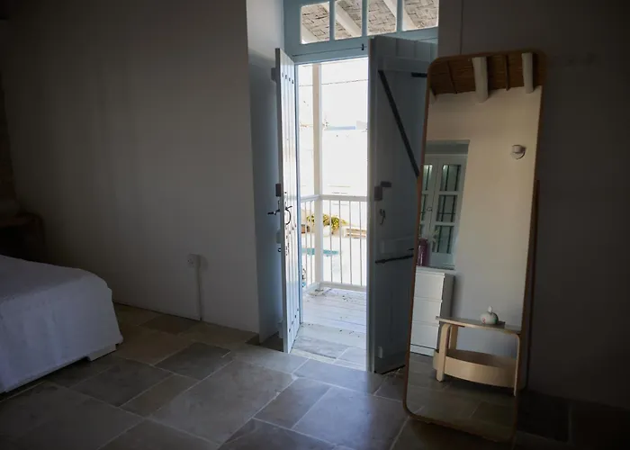 Little Stone House アパート *