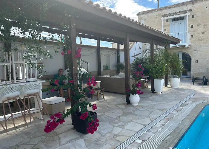 Little Stone House アパート *