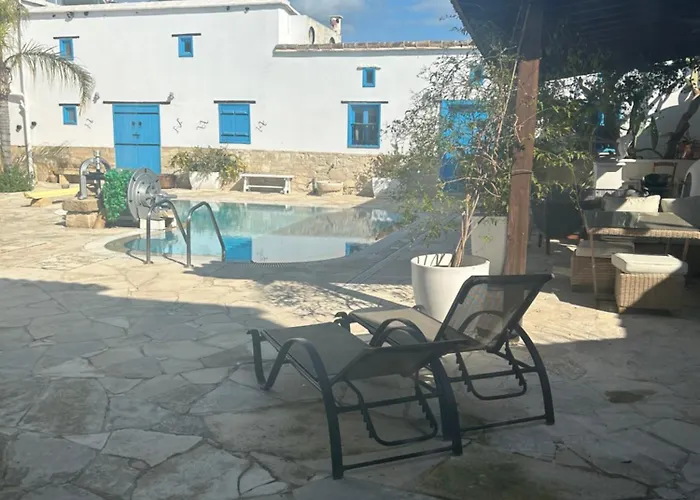 Little Stone House * Lymbia