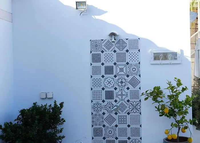 Little Stone House アパート