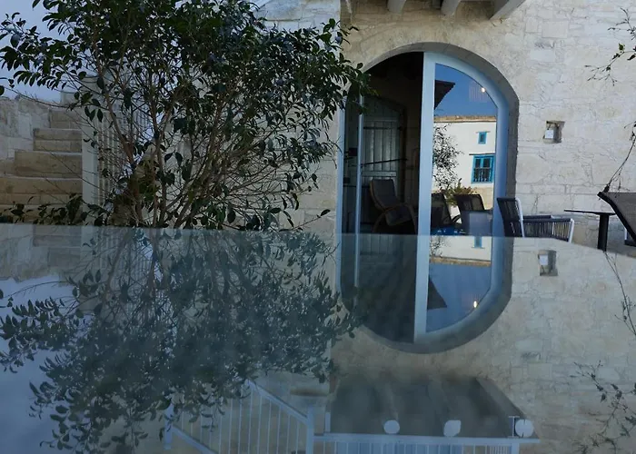 Little Stone House アパート Lymbia