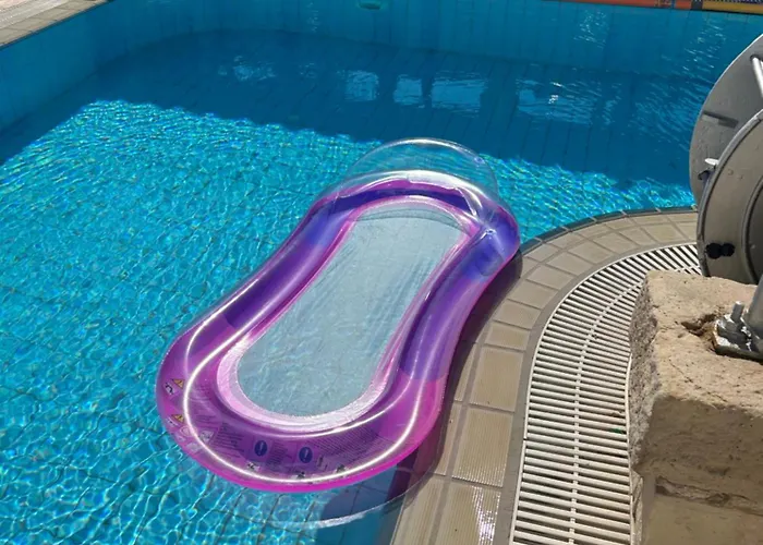 Little Stone House アパート