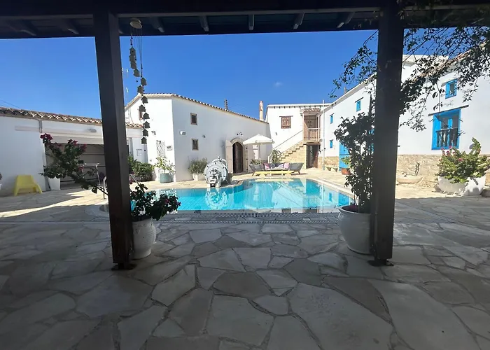 Little Stone House * Lymbia